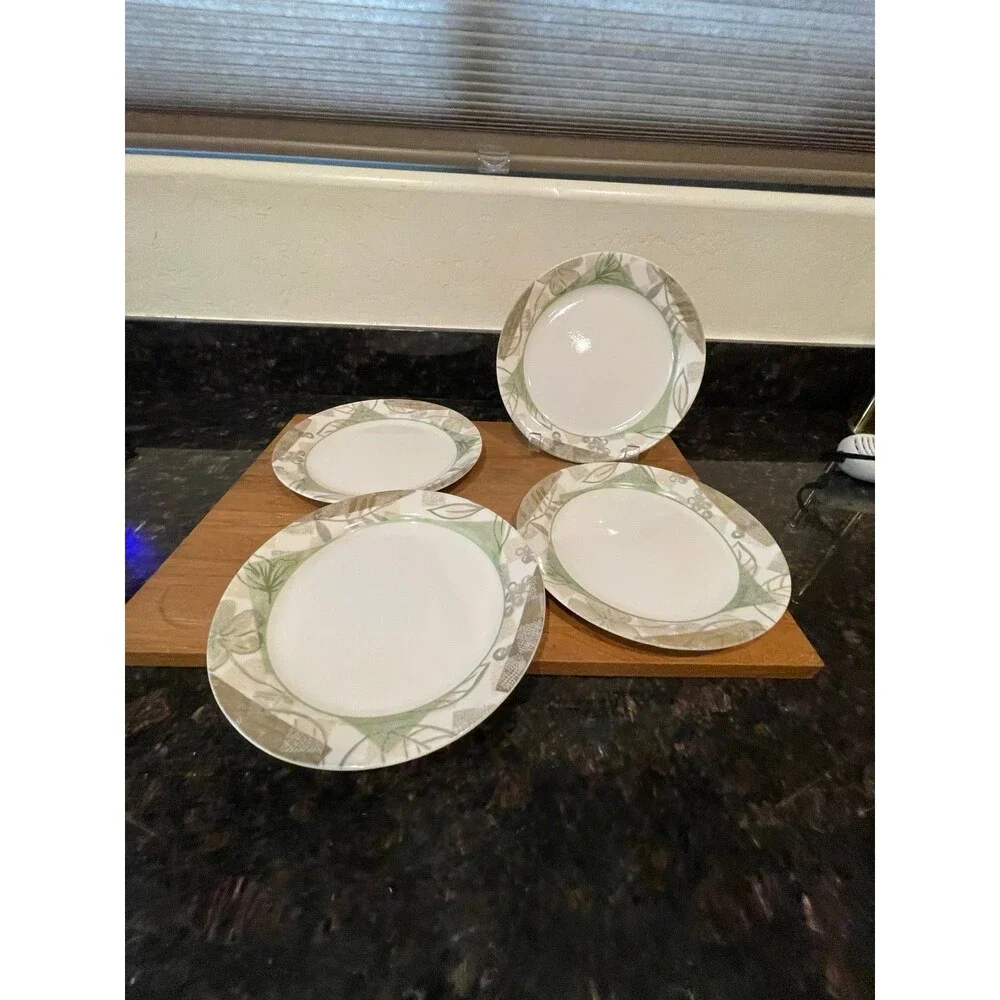 4 Corelle Textured Leaves patterned lunch plates